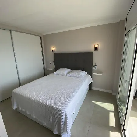 Europa 60 Apartment Roses