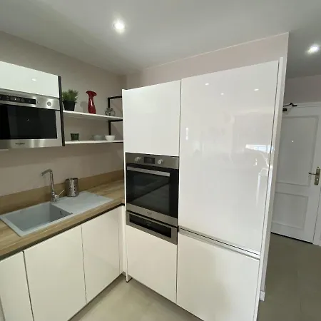 Europa 60 Apartment *